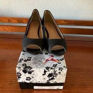 Block Heel Pump New in Box Size 8 Black Faux Suede